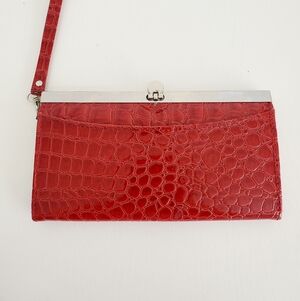 Red Croc-Embossed Wristlet Clutch - Unbranded